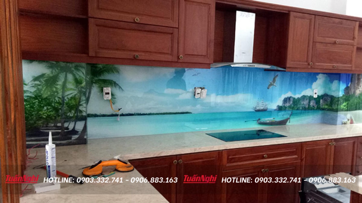 có nên đặt bếp giữa tủ lạnh và chậu rửa