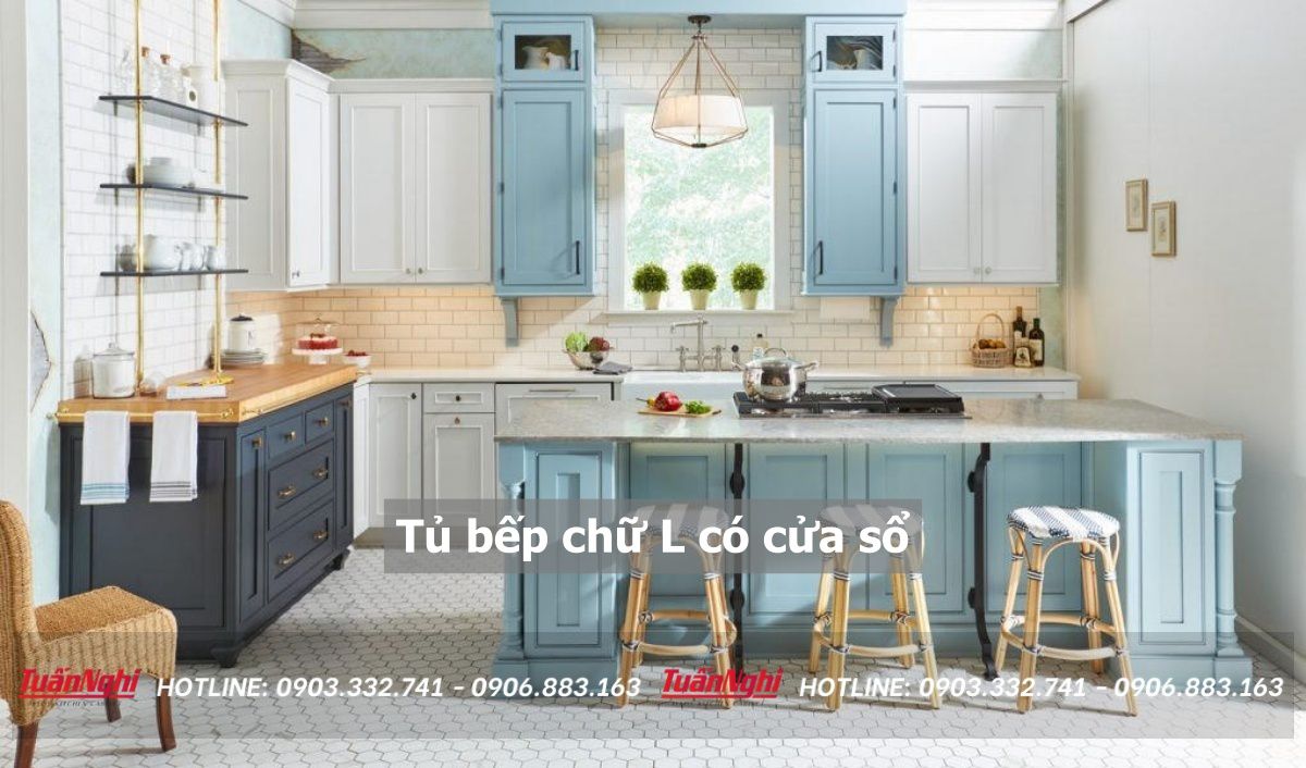 tủ bếp chữ L có cửa sổ