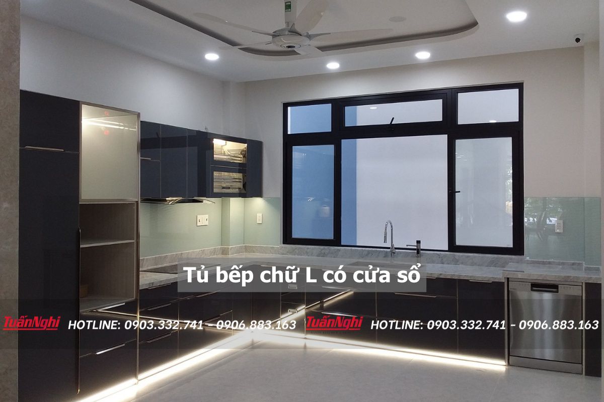 mẫu tủ bếp có cửa sổ