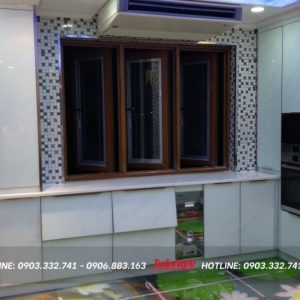 Quy trình thiết kế thi công tủ bếp chuyên nghiệp tại Tuấn Nghi 149 Tủ bếp hợp kim nhôm có cửa sổ TB76