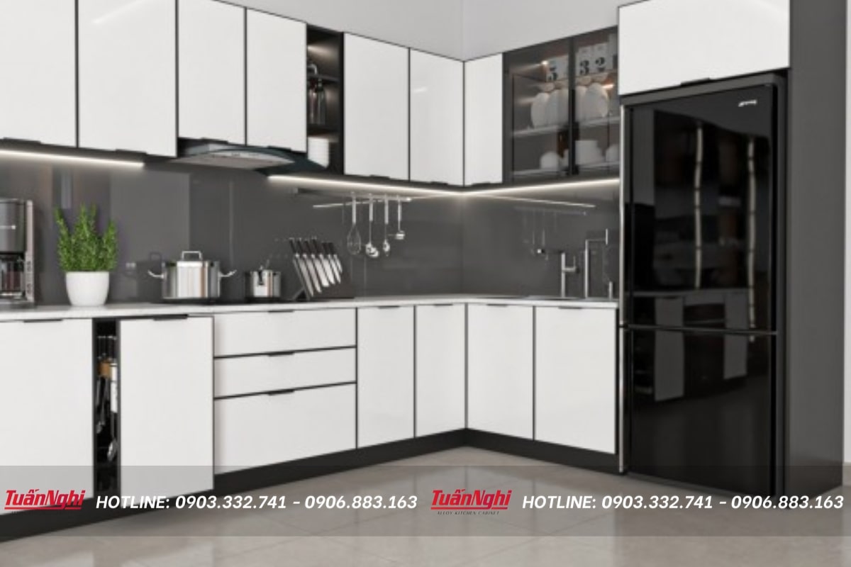 Tủ bếp phối màu đen trắng cho nhà anh Liệu ở Cityland được Tuấn Nghi thiết kế sản xuất thi công trong vòng 3 tháng