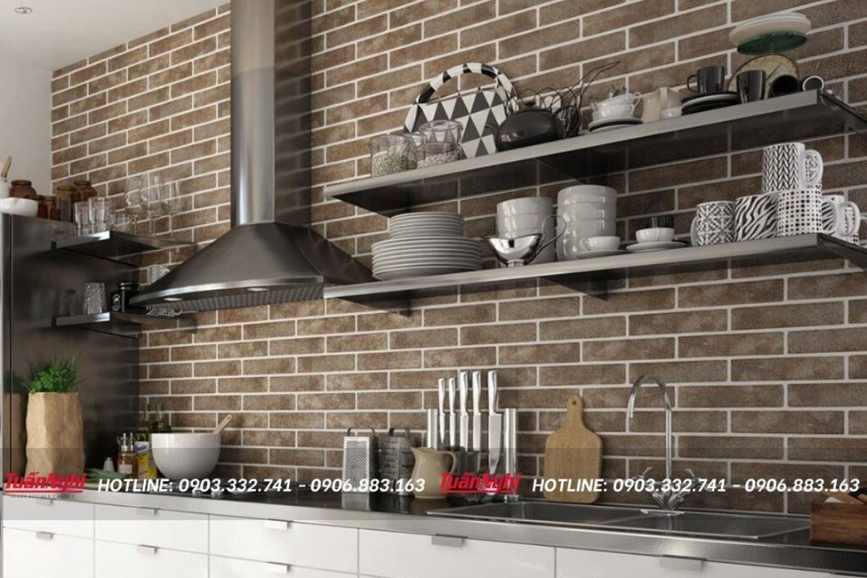 Mẫu gạch thẻ ốp bếp màu nâu đen đầy sang trọng