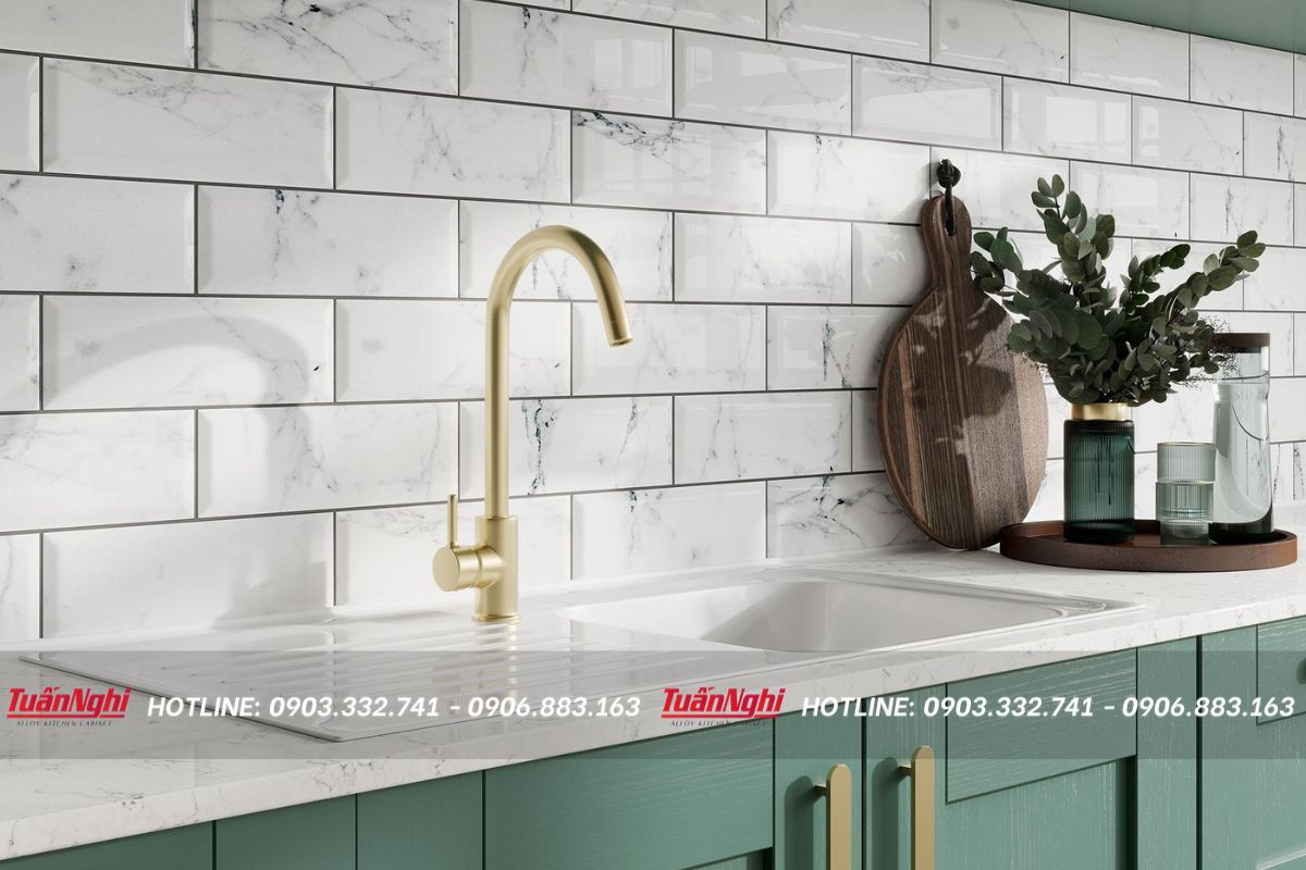 Gạch thẻ có bề mặt bóng nên dễ lau chùi