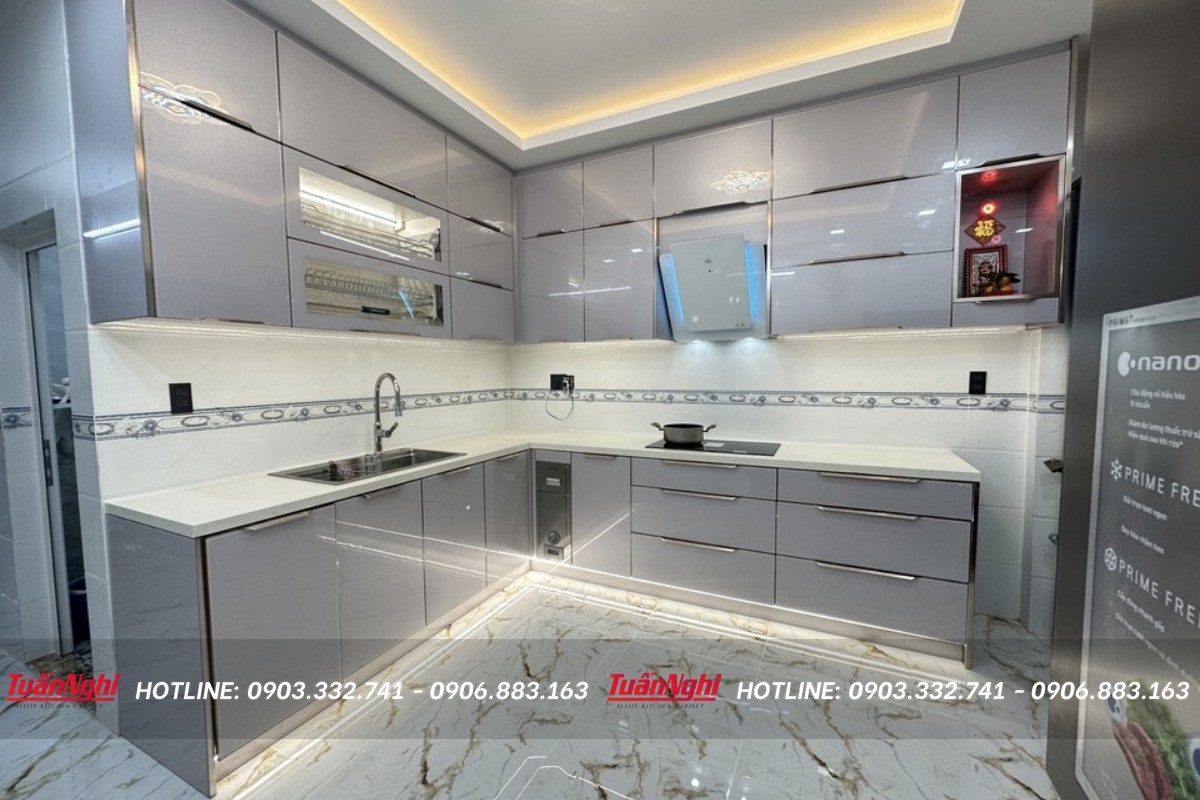 Mẫu tủ bếp hợp kim nhôm 