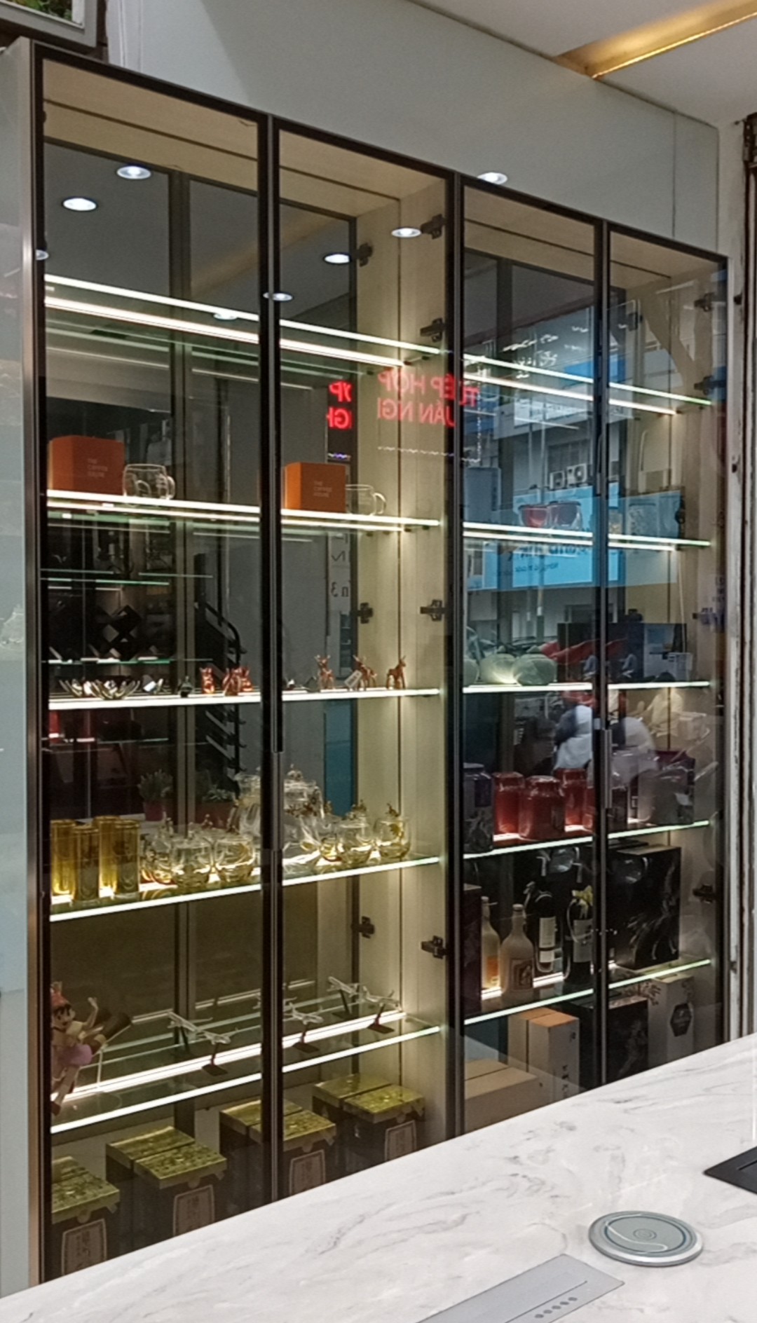 Tủ trang trí hợp kim nhôm TT03