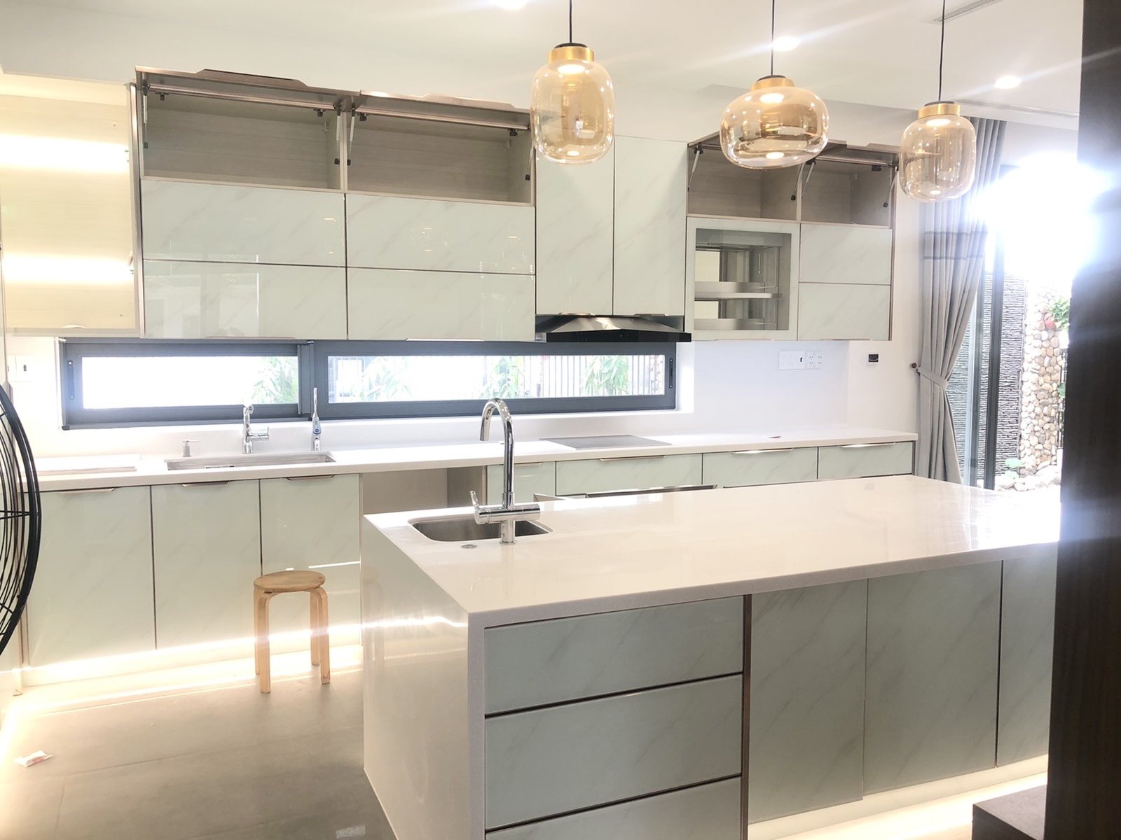 Top 10 Mẫu Tủ Bếp Treo Tường Đẹp Phù Hợp Người Việt Nhất 2024 14 Kích thước trọn bộ tủ bếp