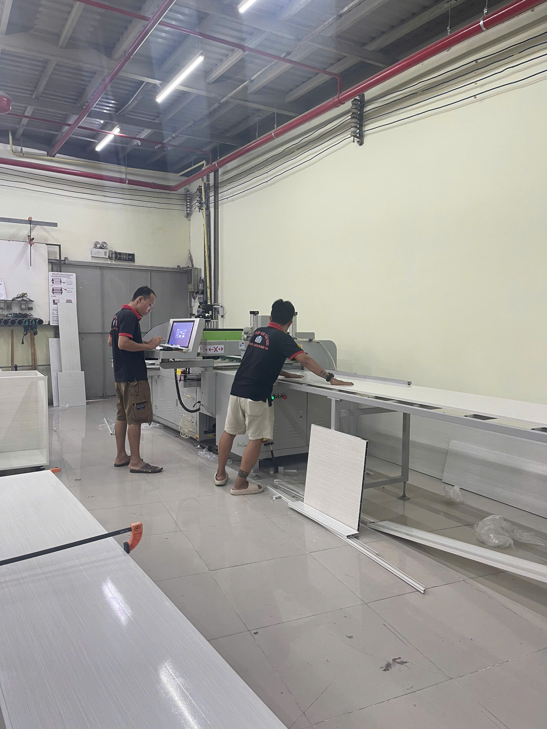 xuong san xuat tuan nghi 14