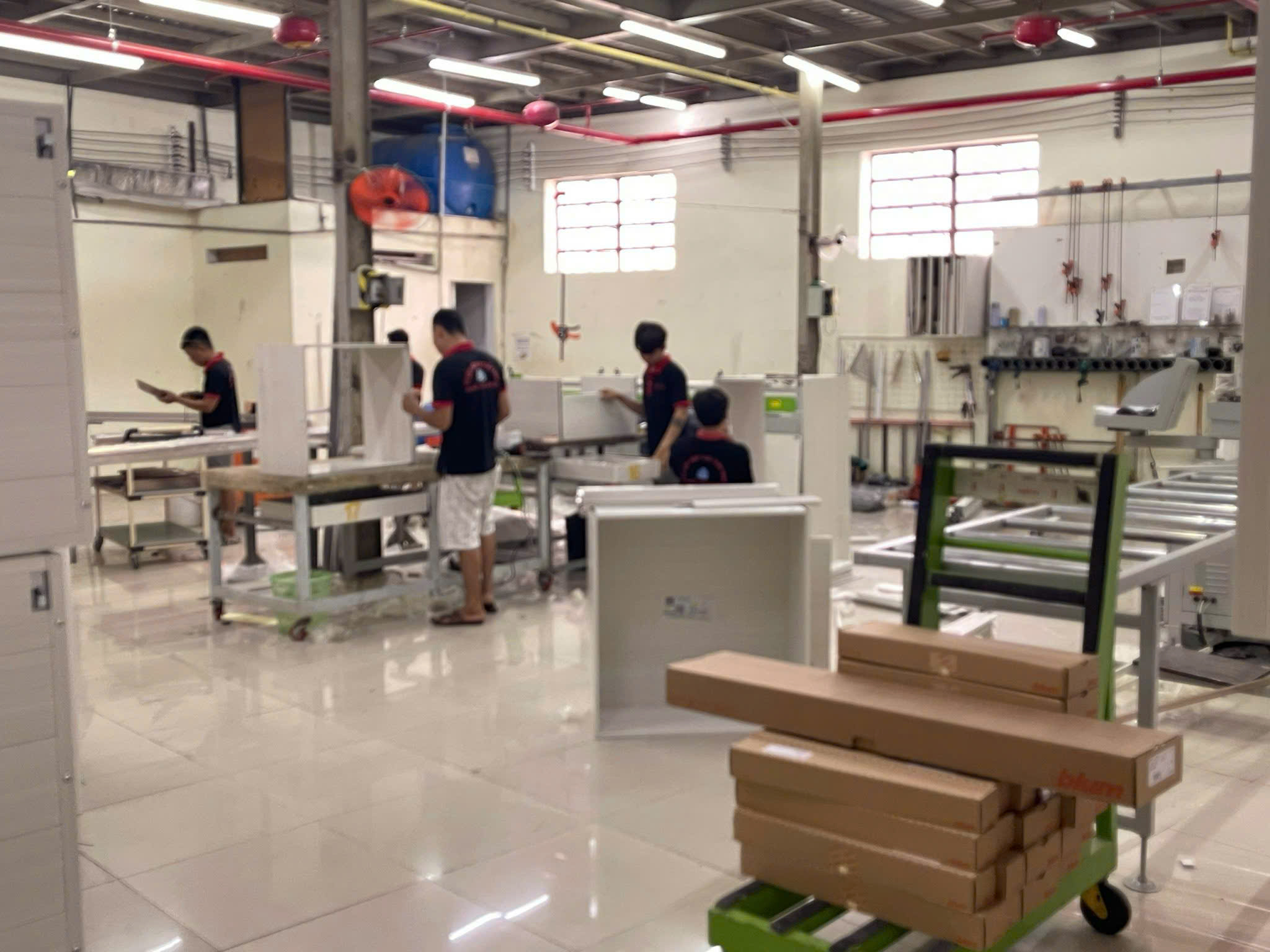 xuong san xuat tuan nghi 2