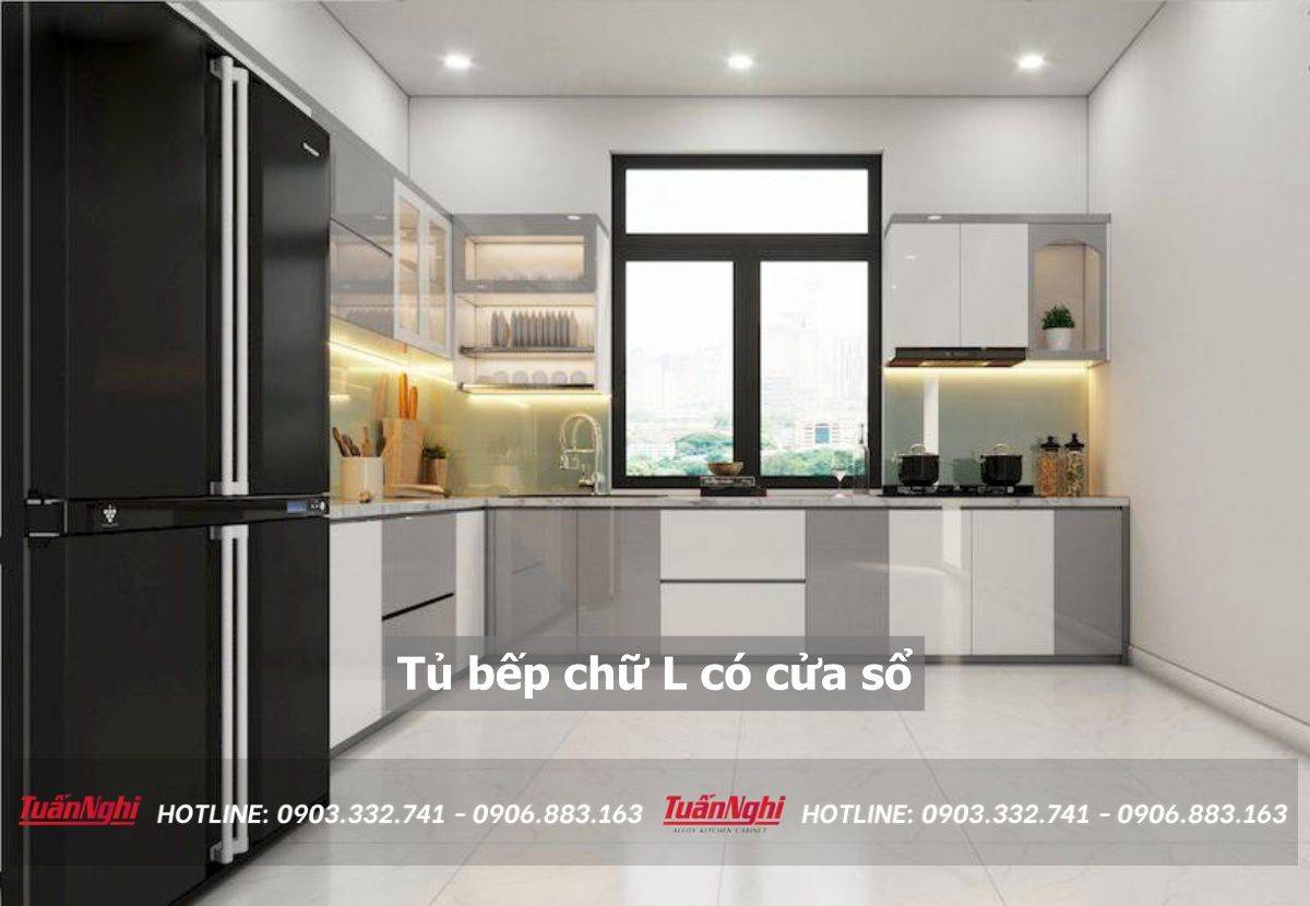 tủ bếp chữ L có cửa sổ