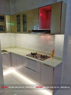 Mẫu Tủ Bếp Có Bàn Thờ Ông Táo Trang Nghiêm Nhất 2022