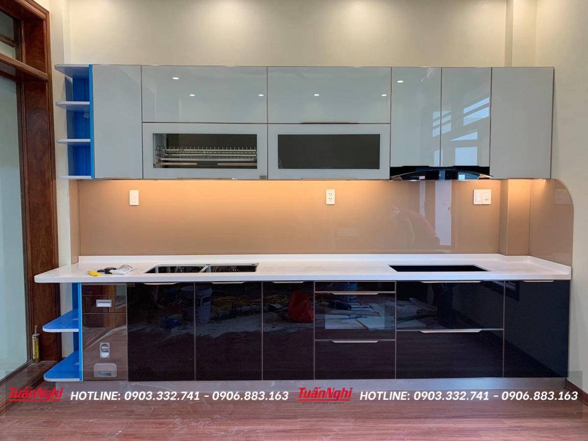 giá tủ bếp cánh kính