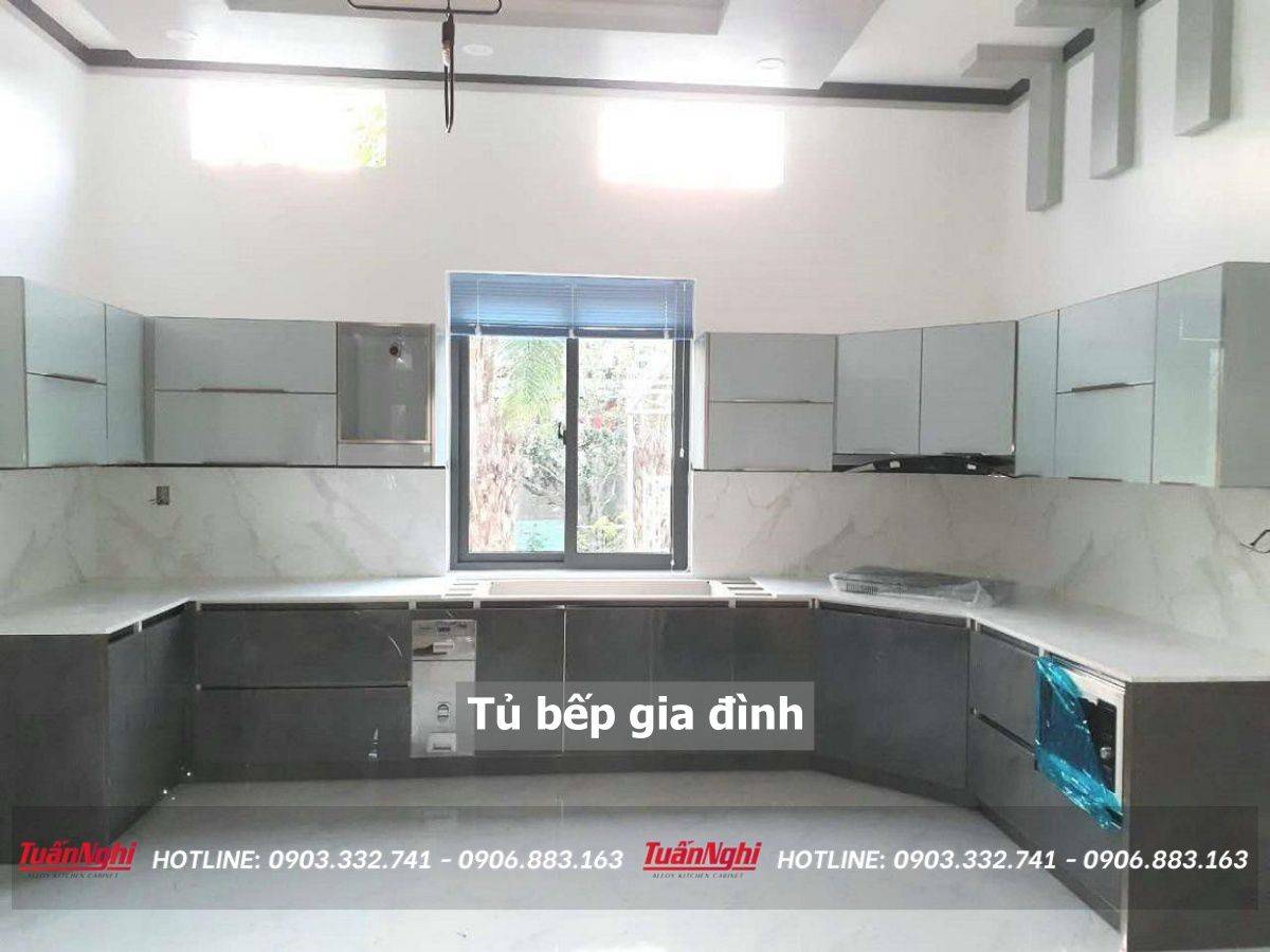 tủ bếp gia đình