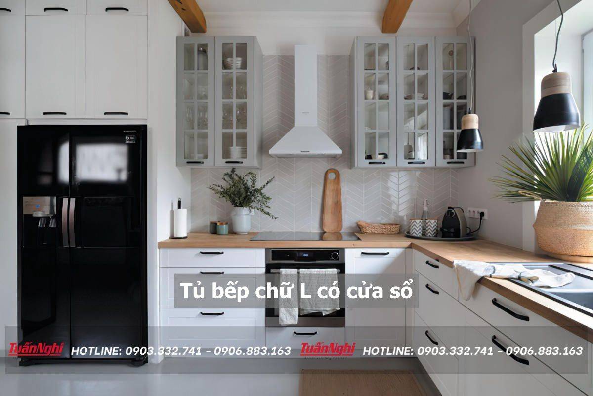 tủ bếp chữ L có cửa sổ